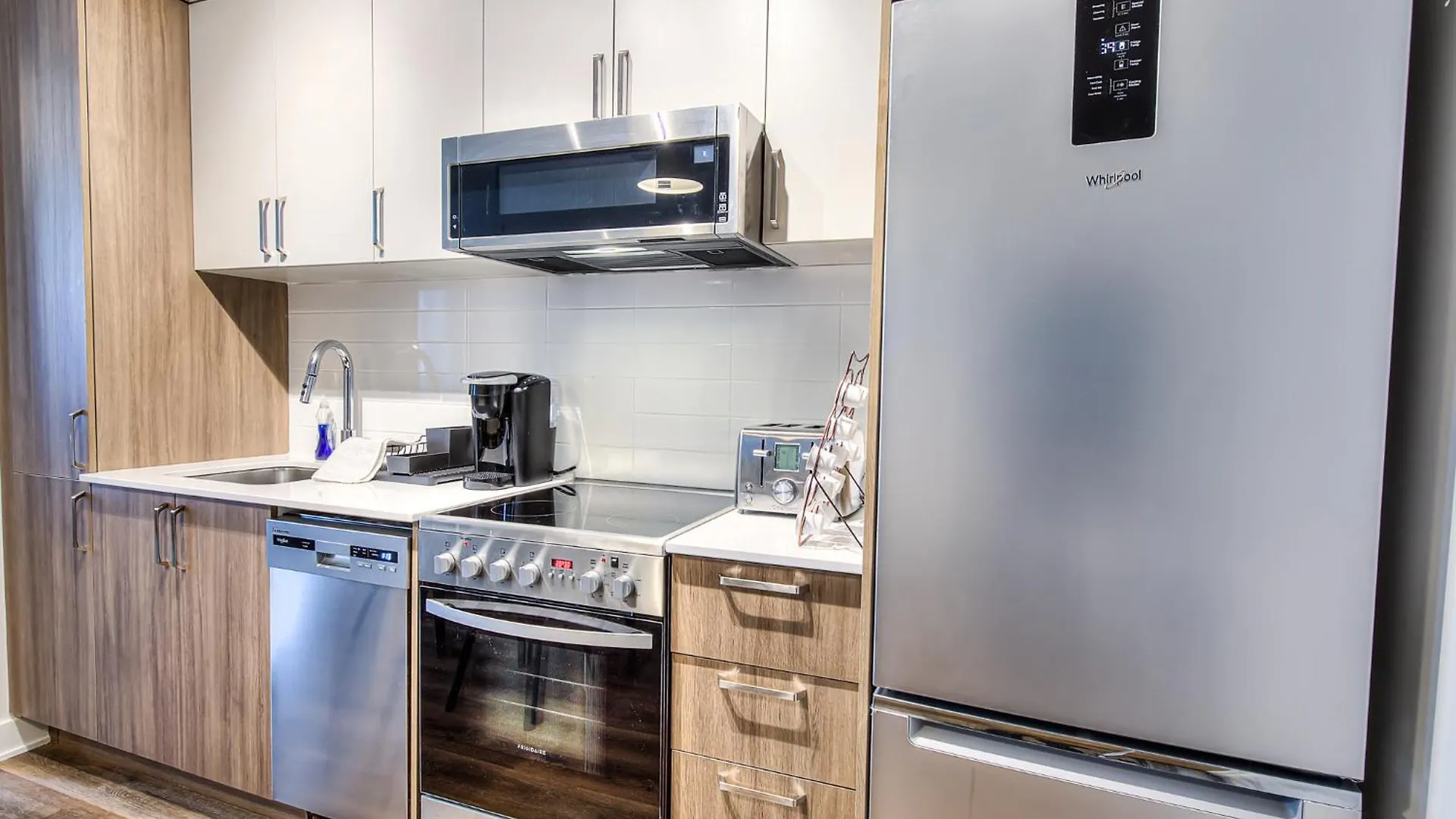 2Br+Gym For Vip Corporate & Students Downtown Mtl Apartment Montreal