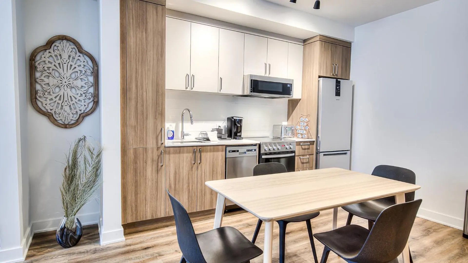 Appartement 2Br+Gym For Vip Corporate & Students Downtown Mtl à Montréal