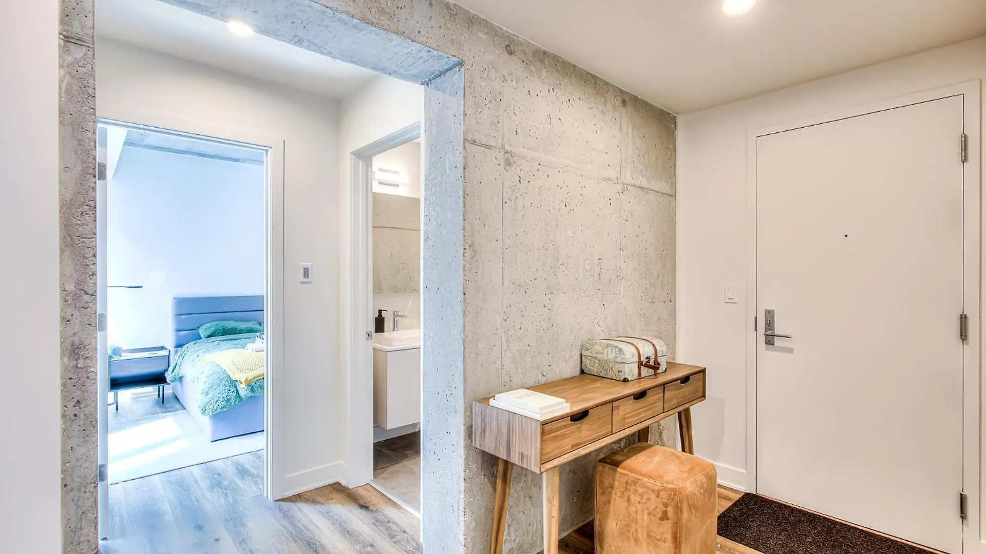 Appartement 2Br+Gym For Vip Corporate & Students Downtown Mtl à Montréal