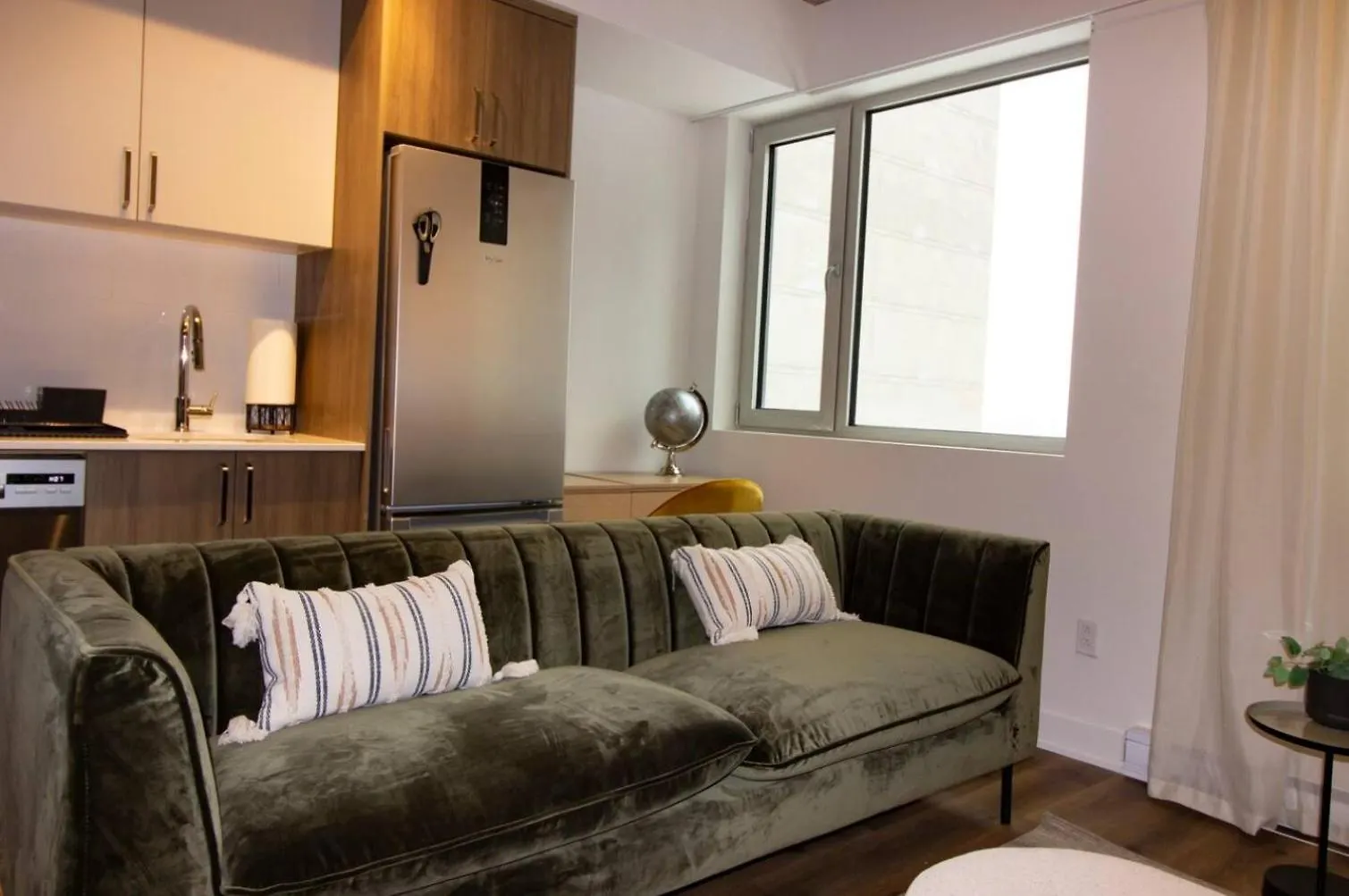 2Br+Gym For Vip Corporate & Students Downtown Mtl Apartment Montreal