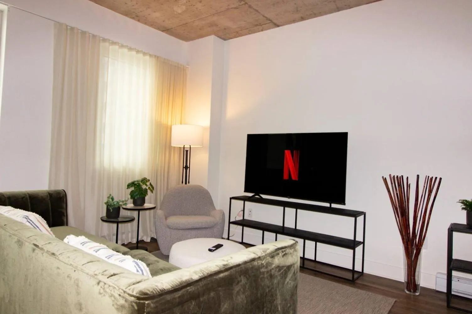 2Br+Gym For Vip Corporate & Students Downtown Mtl Apartment Montreal
