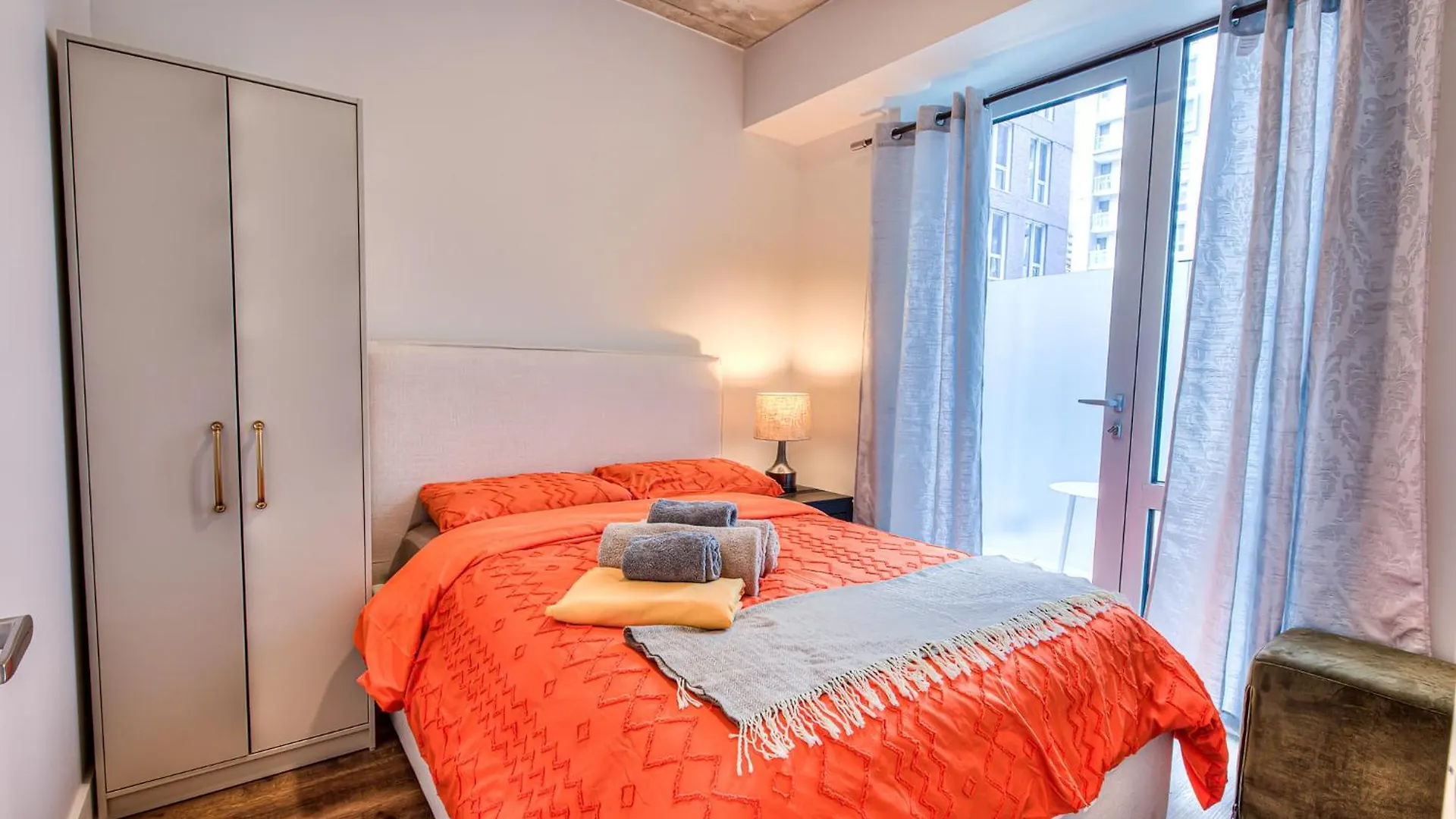2Br+Gym For Vip Corporate & Students Downtown Mtl Apartment Montreal