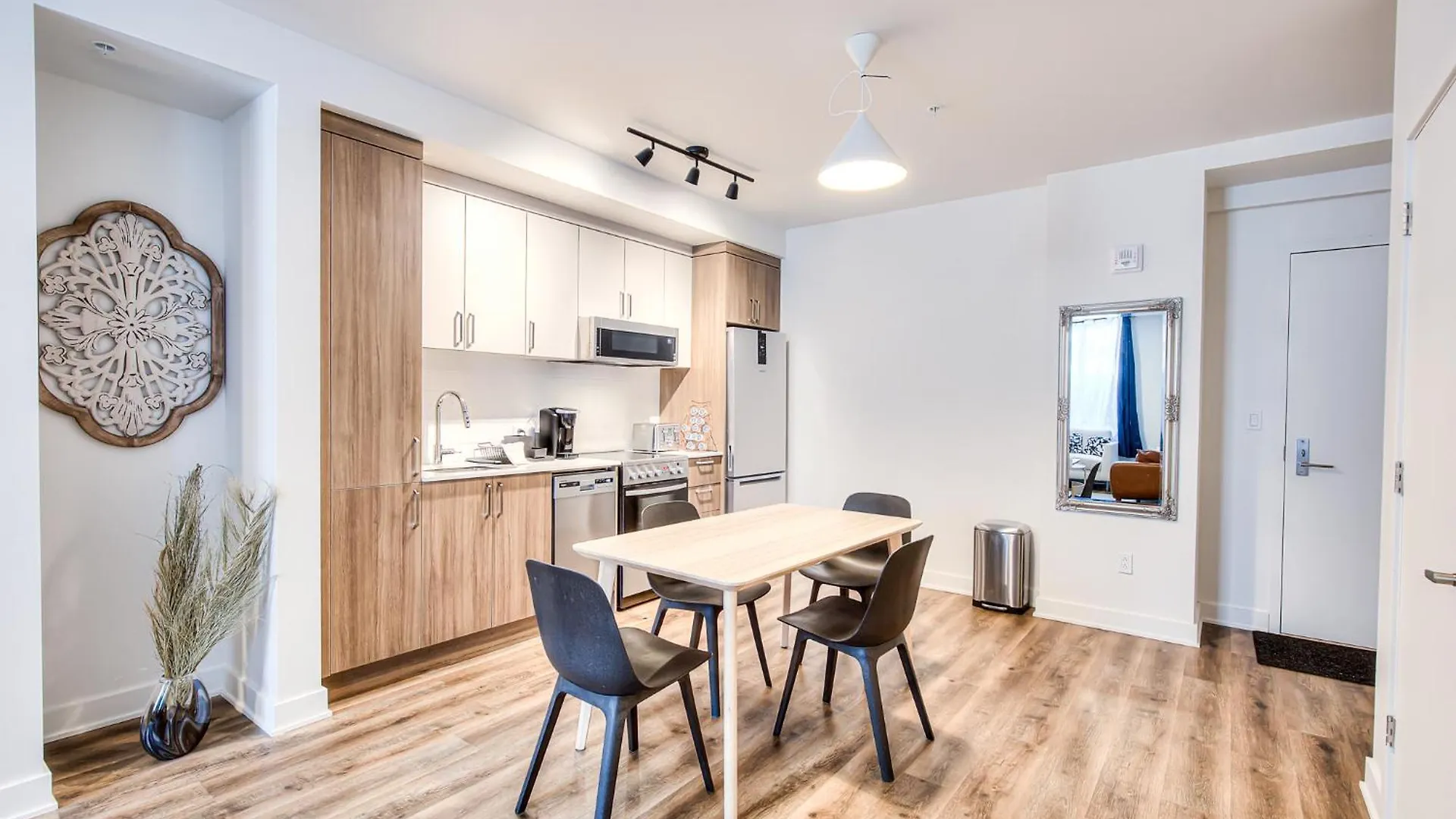 2Br+Gym For Vip Corporate & Students Downtown Mtl Apartment Montreal