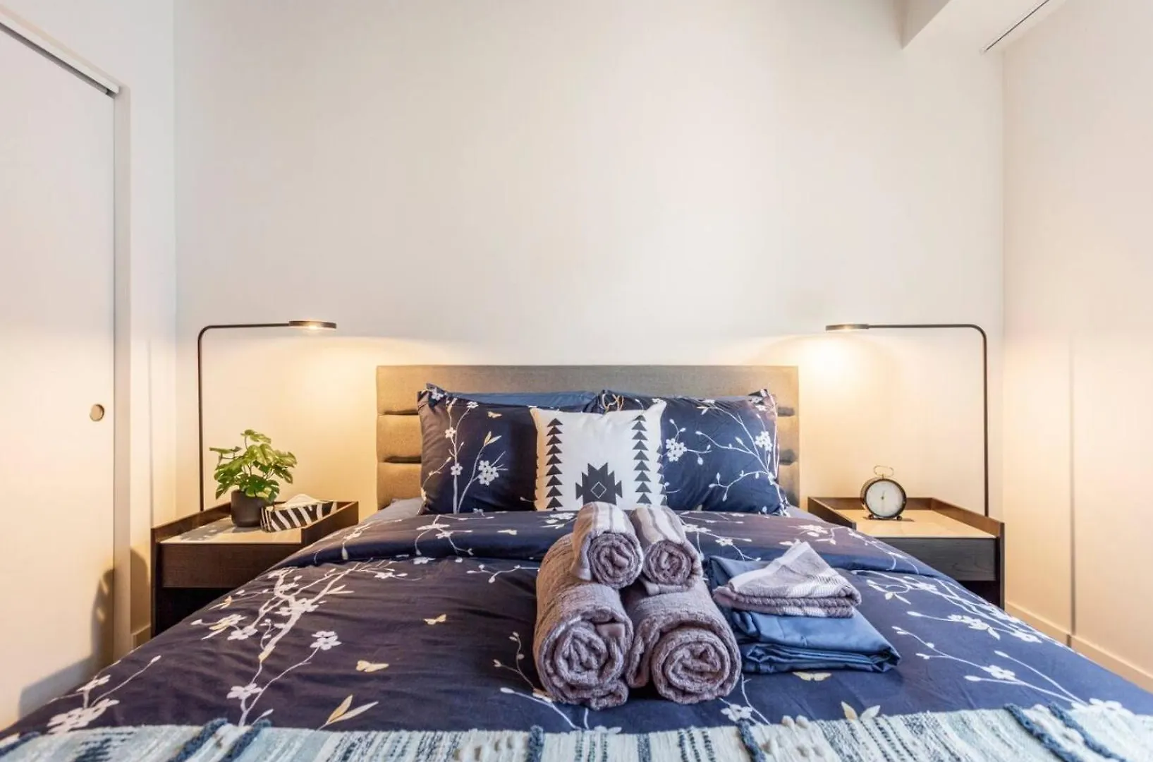2Br+Gym For Vip Corporate & Students Downtown Mtl Apartment Montreal