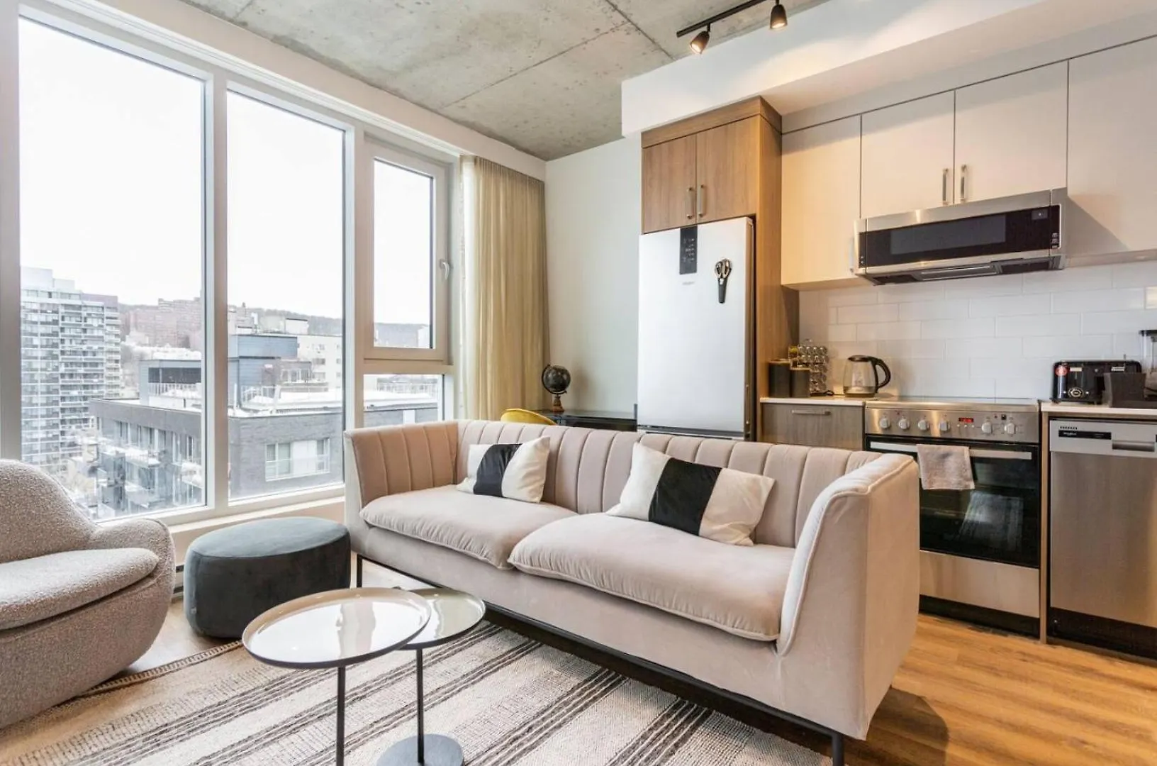 2Br+Gym For Vip Corporate & Students Downtown Mtl Apartment Montreal