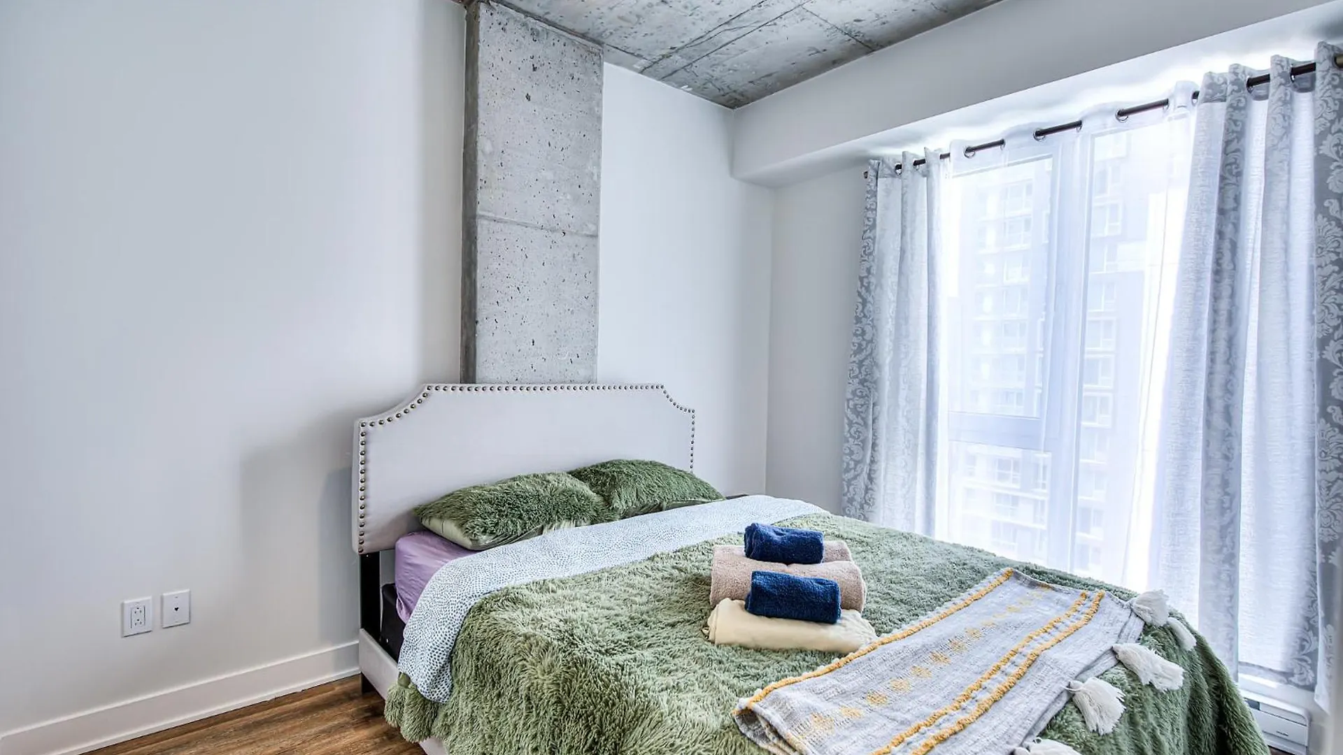 2Br+Gym For Vip Corporate & Students Downtown Mtl Apartment Montreal