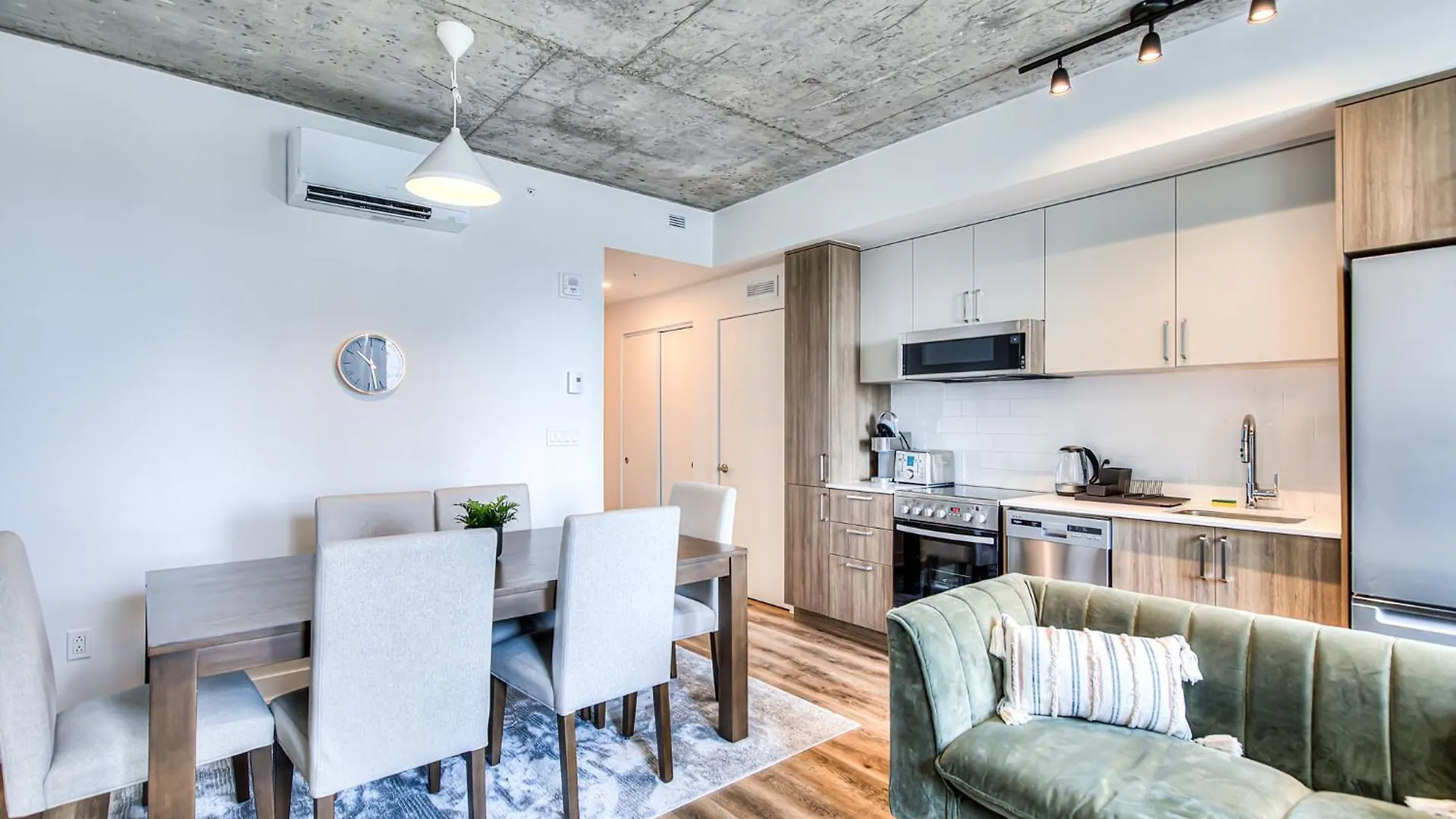 2Br+Gym For Vip Corporate & Students Downtown Mtl Apartment Montreal