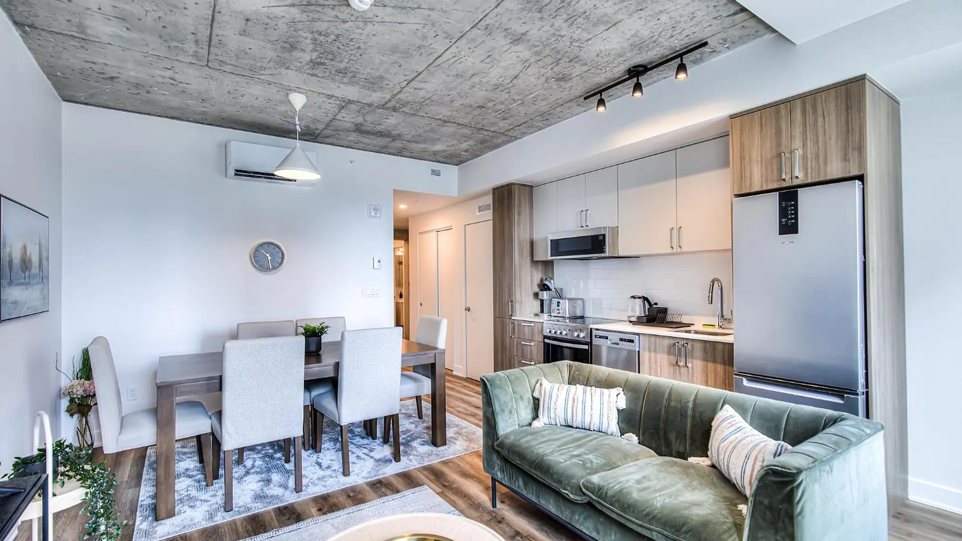 2Br+Gym For Vip Corporate & Students Downtown Mtl Apartment Montreal Canada