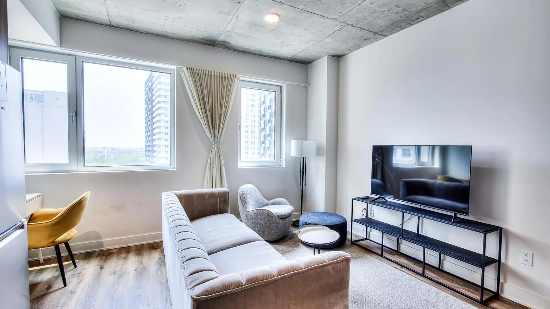 2Br+Gym For Vip Corporate & Students Downtown Mtl Apartment Montreal